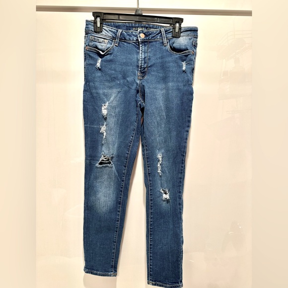 Old Navy Denim - Old Navy - Rockstar Mid Rise Distressed Jeans - Great condition!
